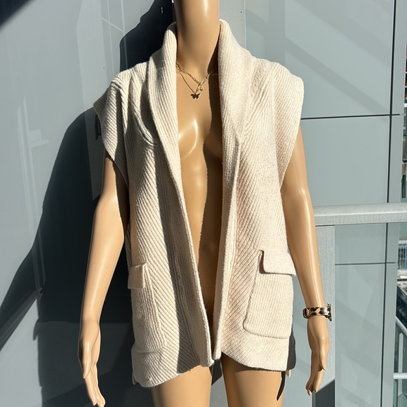 Cream Sweater Vest - Picture 2 of 12